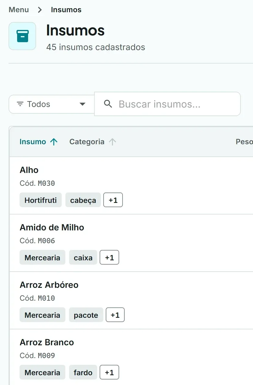Insumos no app depois da importação da planilha: 45 insumos cadastrados, com nome, código e categoria.