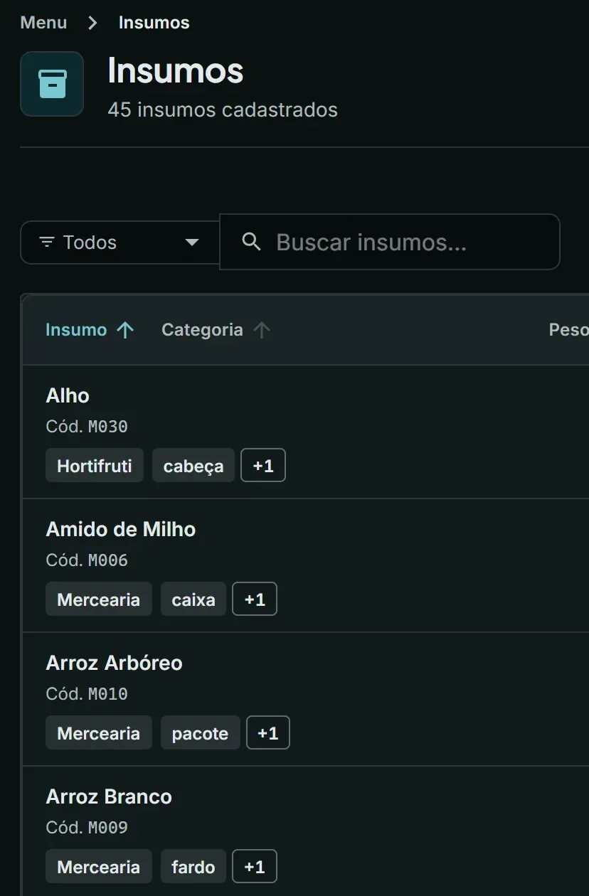 Insumos no app depois da importação da planilha: 45 insumos cadastrados, com nome, código e categoria.